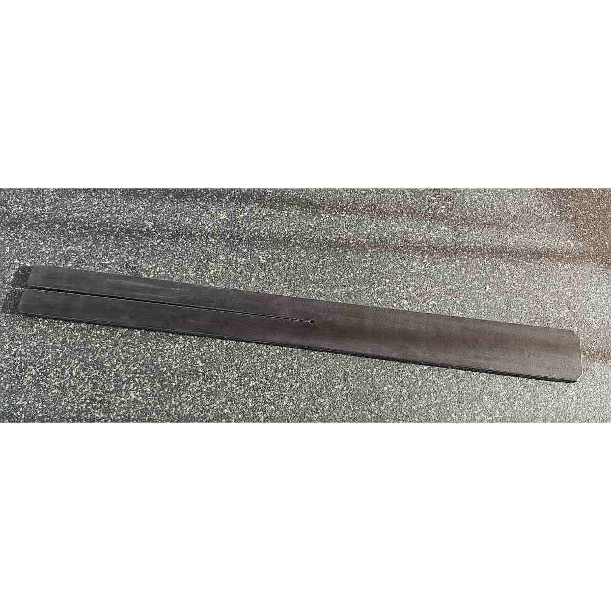 SVARTKYST �Kjell� Tawse aus schwarzem Leder